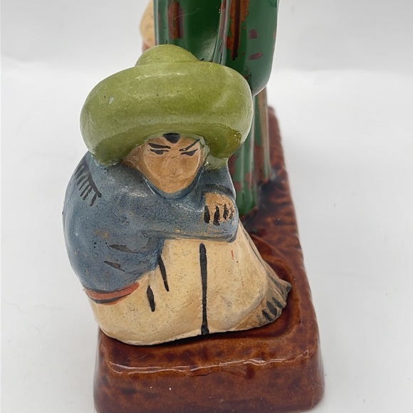 Vintage MCM Mexicans  Couple  Cactus Salt & Pepper Shakers Kitsch - Picture 3 of 8